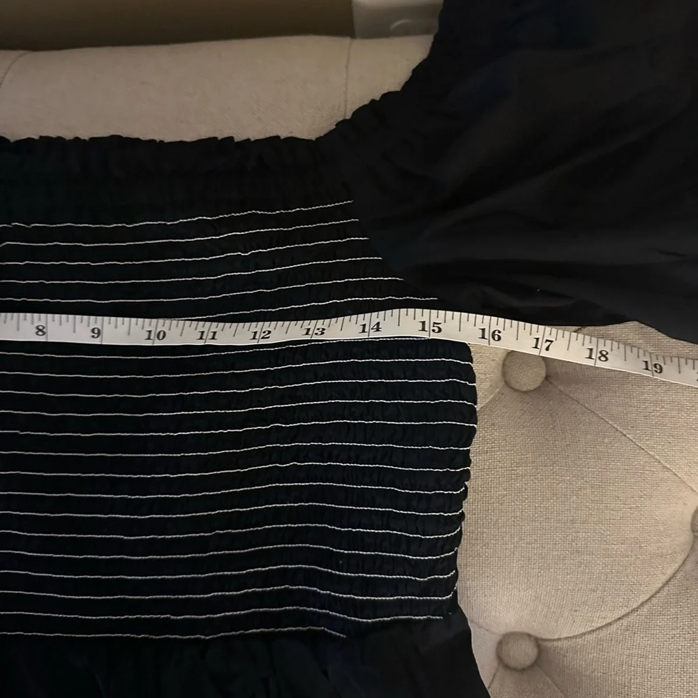 Old‎ Navy Black Off-Shoulder Top